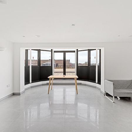 צ'למספורד Long Letting - Luxurious 3 Bedroom Penthouse In City Centre - Parking Included! מראה חיצוני תמונה