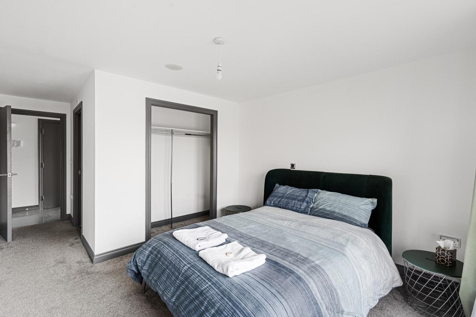 צ'למספורד Long Letting - Luxurious 3 Bedroom Penthouse In City Centre - Parking Included! מראה חיצוני תמונה