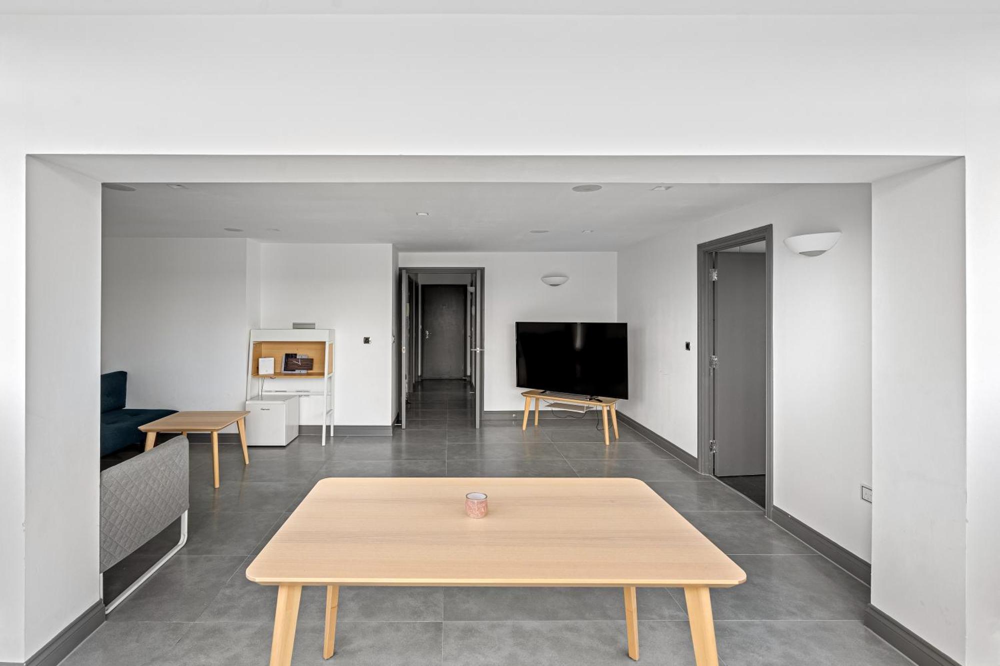 צ'למספורד Long Letting - Luxurious 3 Bedroom Penthouse In City Centre - Parking Included! מראה חיצוני תמונה