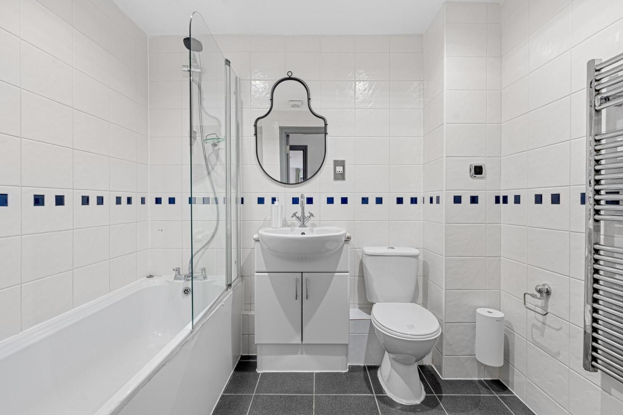 צ'למספורד Long Letting - Luxurious 3 Bedroom Penthouse In City Centre - Parking Included! מראה חיצוני תמונה